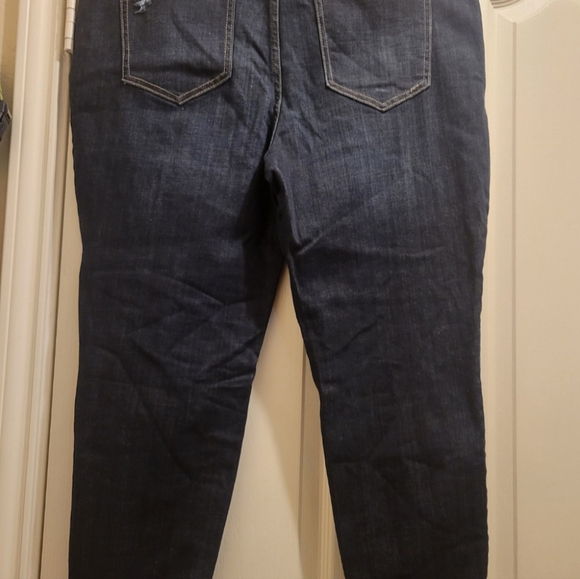 Terra and Sky Women's plus size distressed blue jeans size 1X - Picture 3 of 4